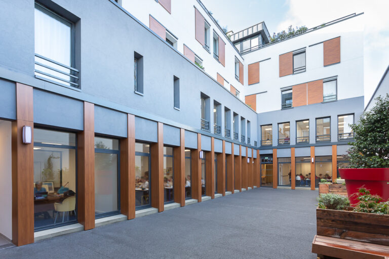 Collège "Les Vignes" situé 21 rue de Louvain à Courbevoie. Courbevoie le 07/11/2019. Photo : Fabrice DUNOU